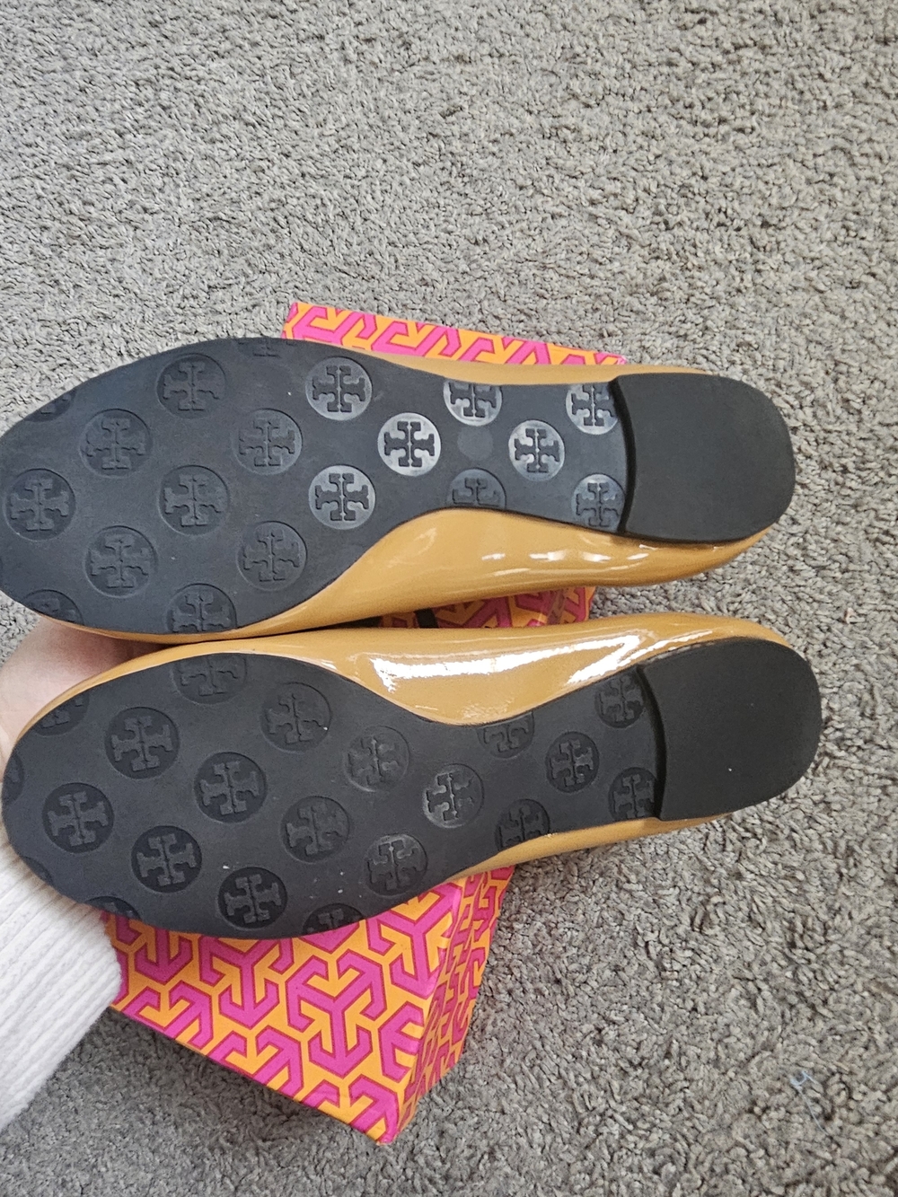 Tory Burch Camel Patent Leather Logo Ballet Flats Size 9M - Picture 6 of 6